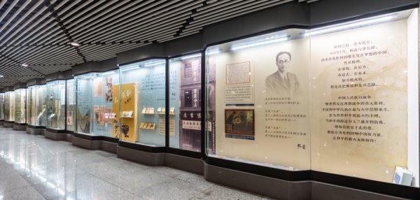 科创之星 全民族抗战爆发88周年之际，在上海地铁长廊触摸一个爱国者的滚烫情怀